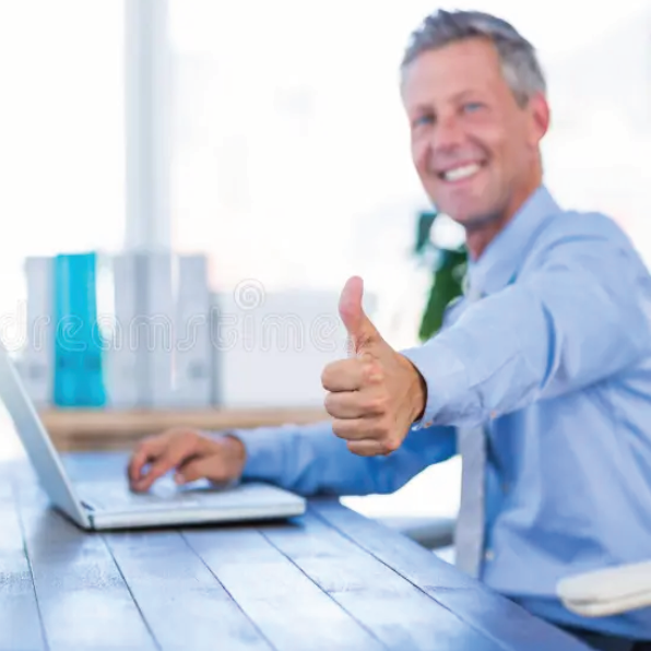 profesional-male-happy-from-remote-support-jacksonville-florida